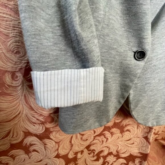 Soft grey jacket; one button, beautiful lined roll up cuffs. - Picture 4 of 5